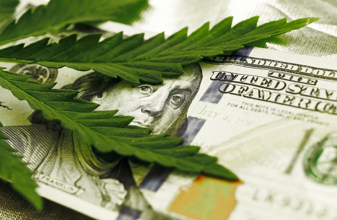 Investire nella cannabis con Plus500